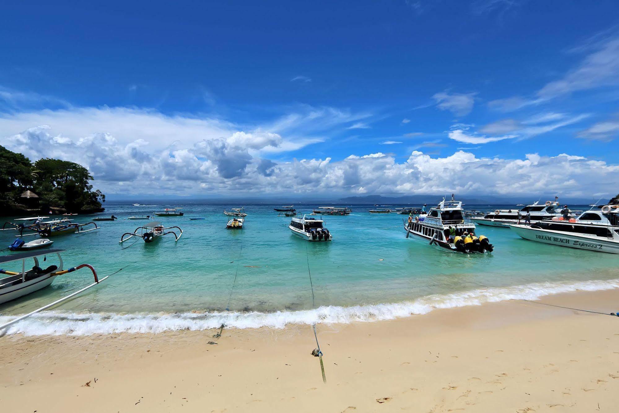 Naradas Mushroom Beach Nusa Lembongan  Exterior photo